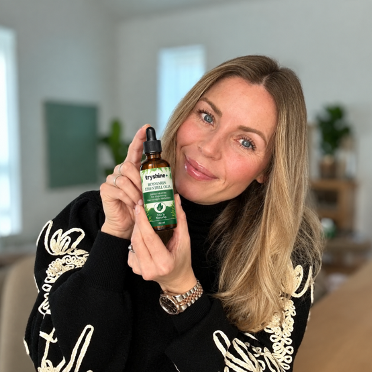 Noggrant utvalda produkter och ingredienser för en enkel och effektiv hårvårdsrutin.